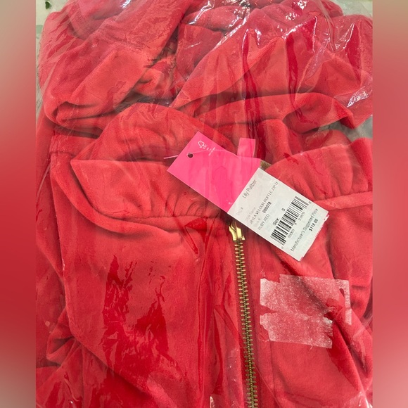NWT Jayla Velour Ruffle Zip-Up In Ruby Red Women Size Small - Picture 2 of 2